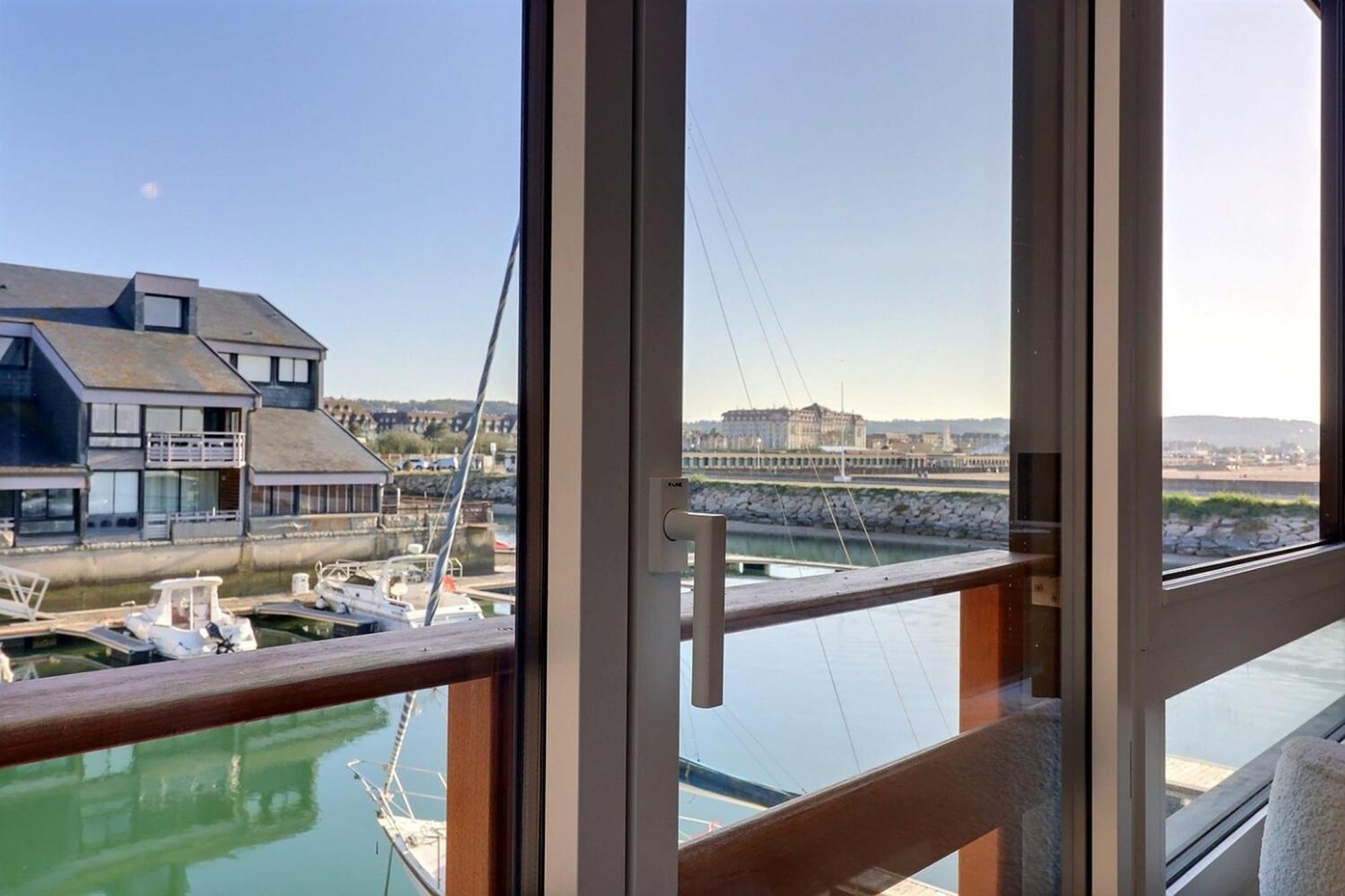 Sublime Apartment Facing The Port & Planches ドーヴィル エクステリア 写真